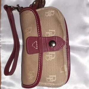 Dooney and Bourke red tan wristlet small clutch coin pouch signature